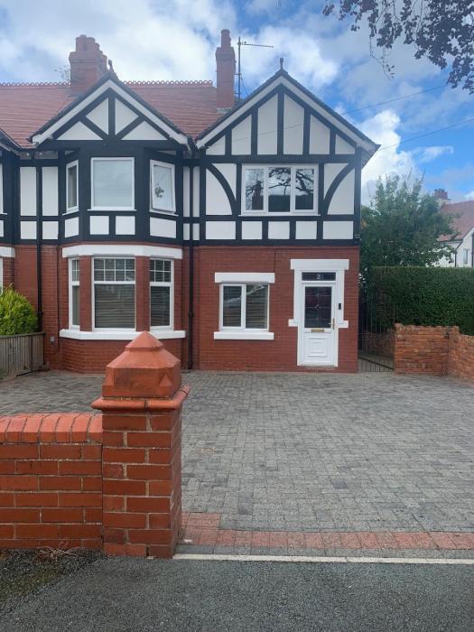 Beach Hill House - Rhos on Sea