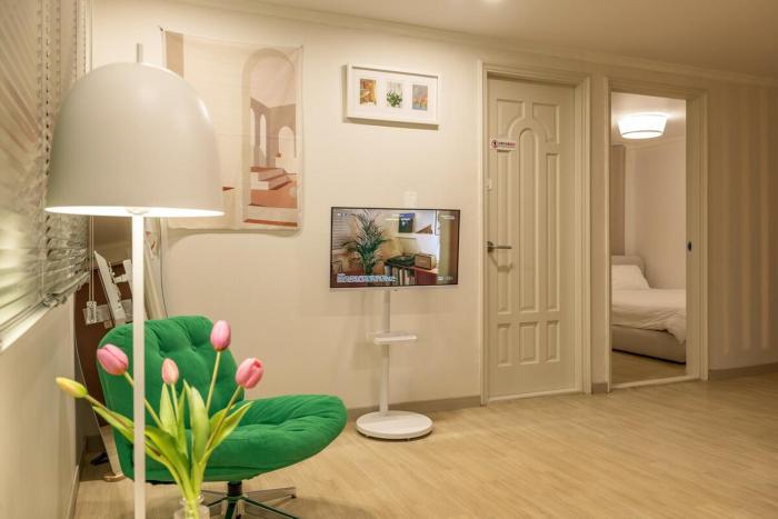 서울역 도보, 최대 7인, 예쁜 감성 숙소, 유명 관광지 이동 편리, 공항 철도