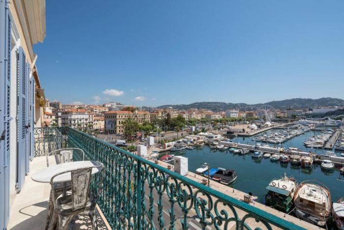 Panoramic Sea View Quai Saint-Pierre 2BR Port & Old Town