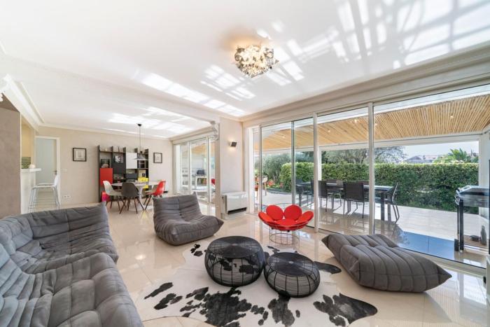 Brand new 3 bedrooms heart of Cannes