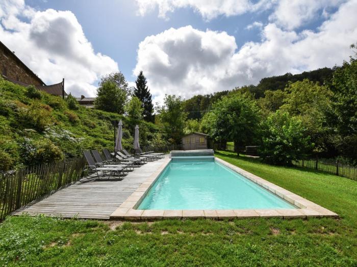 Farmhouse in Pyrenees with Pool