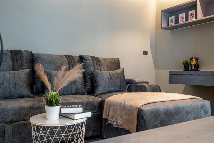 Luxury 2BR Condo Pool Rooftop Bar D6023