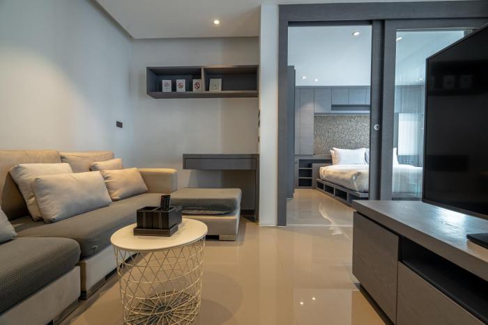 Luxury 2BR at 5 Kamala Pool Gym D5023