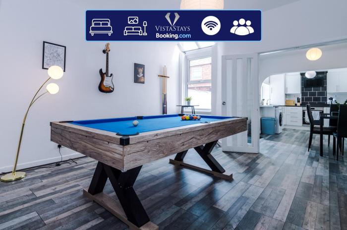 Modern 3BDR House By Vista Stays Short Lets & Serviced Accommodation Salford With Parking & Pool Table