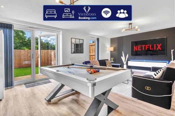 4BDR House By Vista Stays Short Lets & Serviced Accommodation Birmingham With Pool Table, PS4 & Free Parking