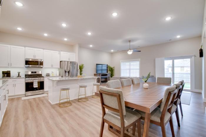 Charming Ozark Abode with Yard and Pool Access