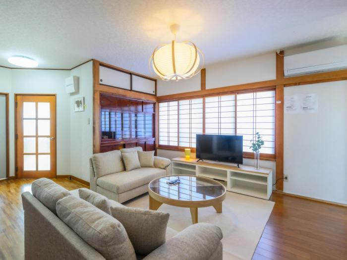 新装開業 世界遺産と東武日光駅に至近 広いリビング 貸切 家族団体に最適