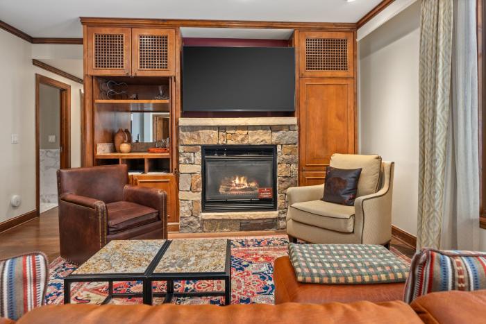 The Ritz-Carlton Club, Two-Bedroom WR Residence 2412, Ski-in & Ski-out Resort in Aspen Highlands
