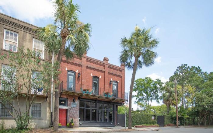 Southern Market by Lucky Savannah