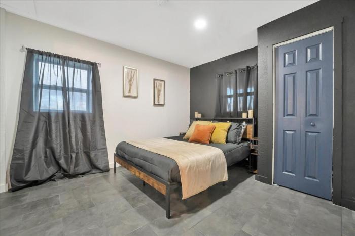 Walk to Stadium, 2 Parking spots, Dog Park, BBQ