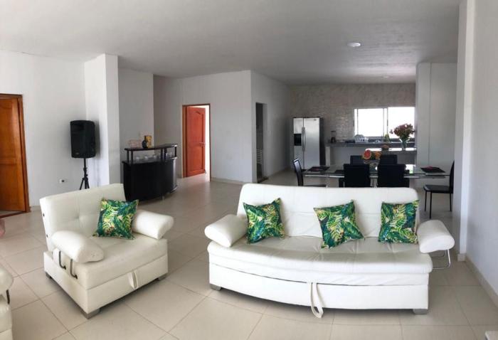 Espectacular casa, vista al mar y piscina privada