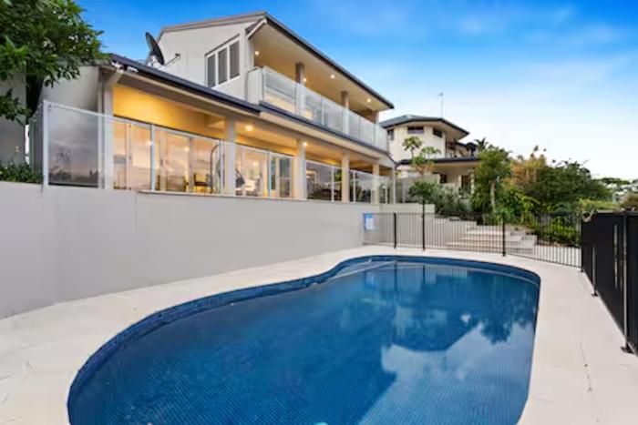 Sorrento Waterfront Retreat & Pool