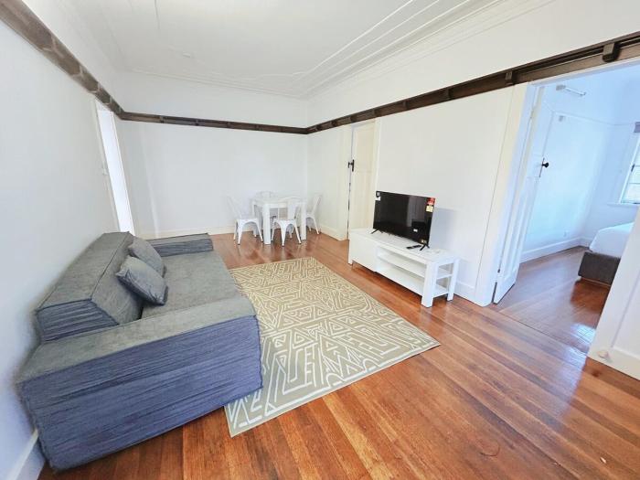 Walk to Southbank Brisbane City Art Deco House