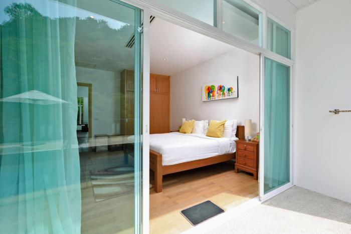 Ground-Floor Family Deluxe Pool Access C1-U20