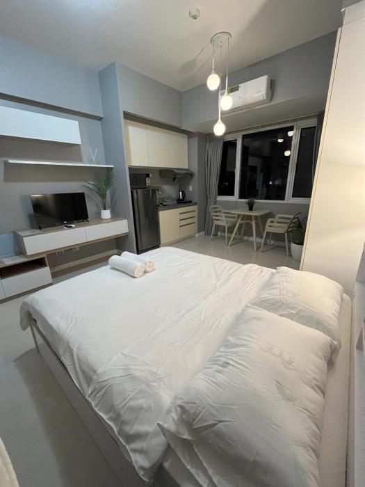 Modern condo 3 min walk to Ayala in Cebu business Park Near IT park