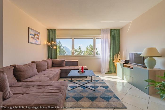 Large T4 Cozy with a magnificent mountain view