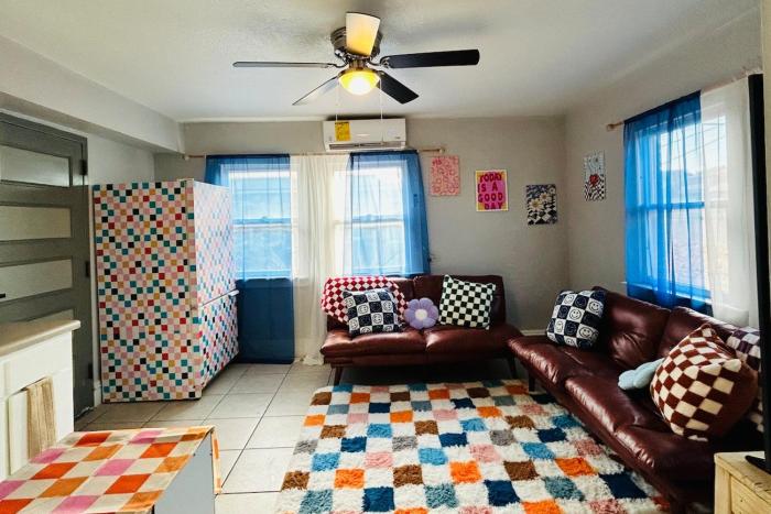 Retro downtown apartment