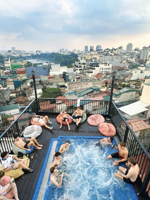 Lakeview Backpackers Hostel & Rooftop Bar