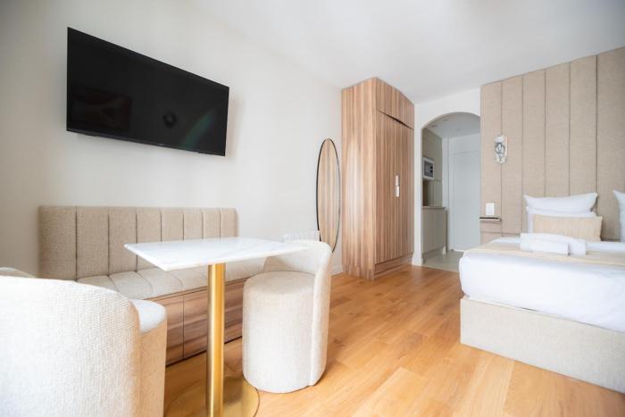 Charming Parisian Flat by Champs Elysées