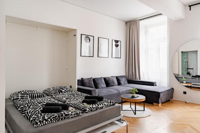 Black & White Apartment