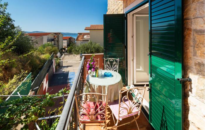 Awesome Apartment In Omis With Wifi