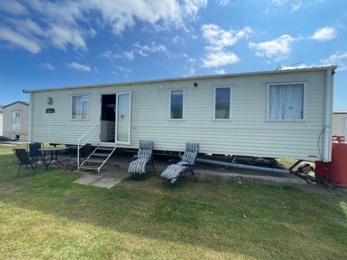 FamilyCaravan-SeaView-Garden-Ensuite-NearBeach