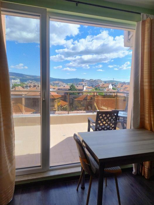 The View - Modern and Central Stay