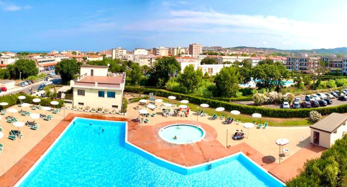Apartments for 6 people, 2 bedrooms, in Residence Mirto and Corbezzolo with swimming pool in San Vincenzo