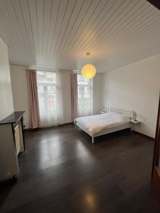 Midi Station Apartment