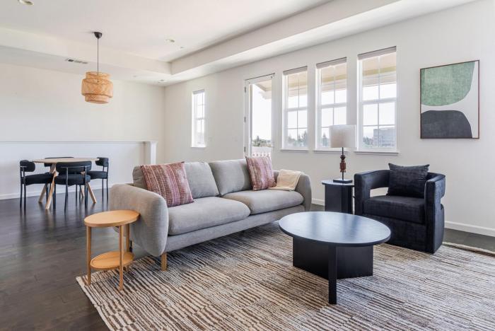 Blueground Redwood City balcony nr Park SFO-1936