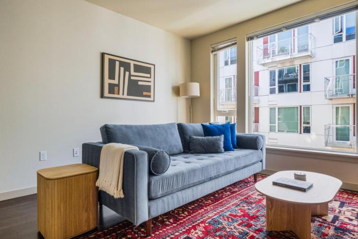 Blueground PikePine balcony nr Seattle Art Museum SEA-892