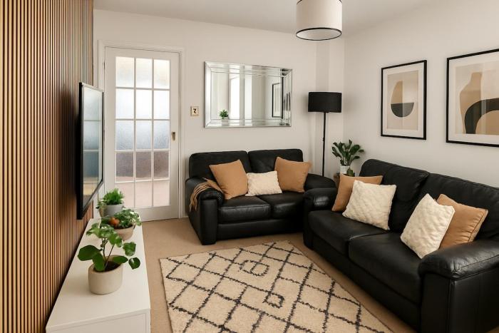 Modern 2-Bed Home with great location in Luton