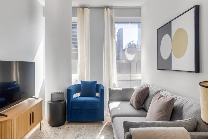 Blueground Midtown South rooftop nr Times Square NYC-2032