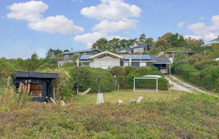 Stunning Home In Ebeltoft With Sauna