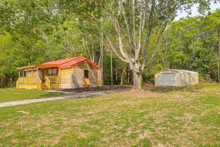 Dog-Friendly Retreat Near Delaware Bay