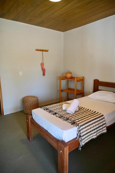 Flor - Private room with shared bathroom