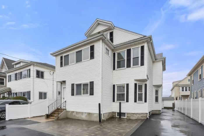 Tufts 3-Bed 2-Office Home with Laundry