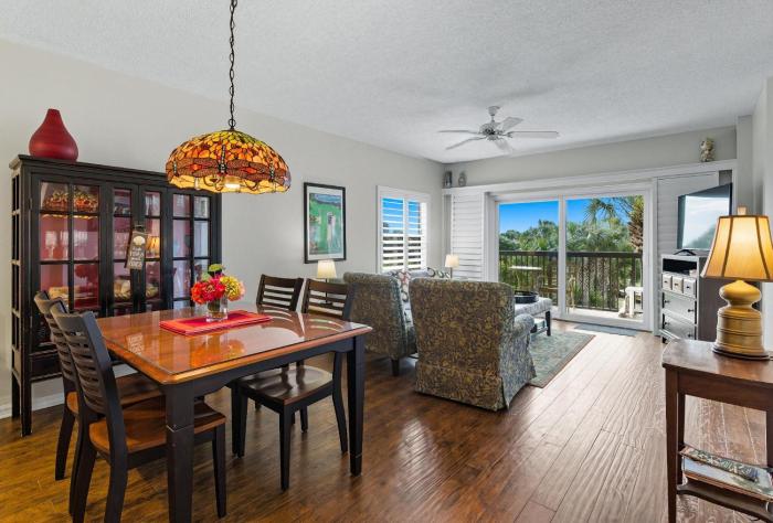 Ocean Village Club Q28