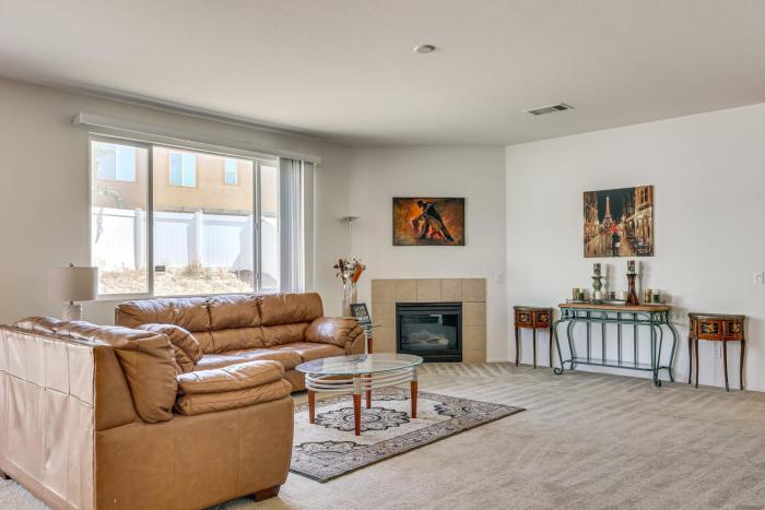 Large Menifee Home 1 Block to Neighborhood Park!