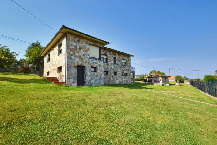 210A Casa Linares Amplia casa en Villaviciosa by R2R Consulting