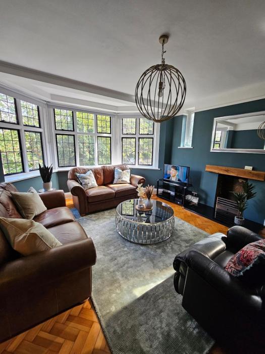 Bright & Modern 2 Bed Flat in South London