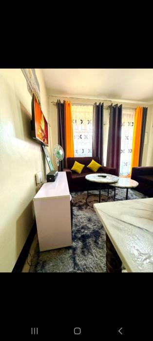 Hawls Apartment Polyview