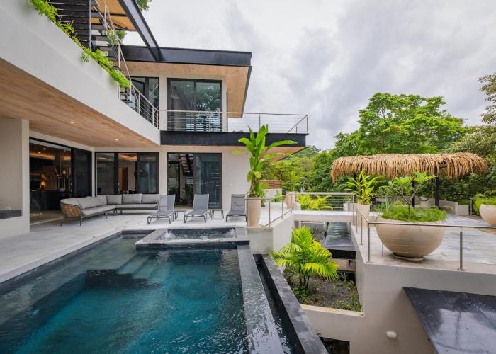 Modern 4BR with Pool, Walk2Beach, Yoga Deck, Sleeps 14