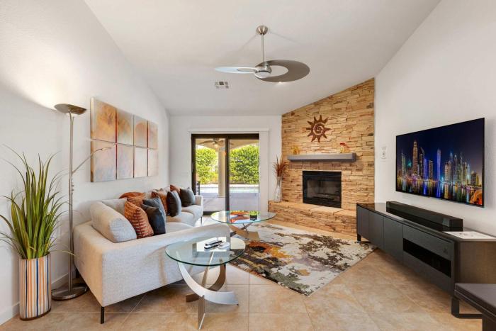 Casa de Arcos with Private Hot Tub