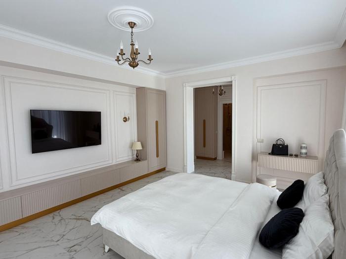 The Sun Building Rooftop Studio