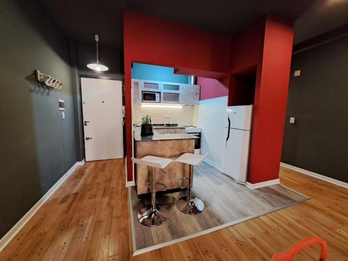 Entre faroles y vanguardia