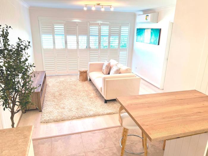 WaVes - couples retreat on Burns Beach