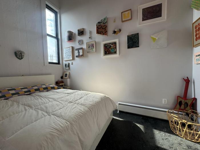 Brooklyn Artist Loft- ROOM