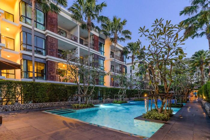 C239 Best Spot Beachfront 1BR Near Top Beaches