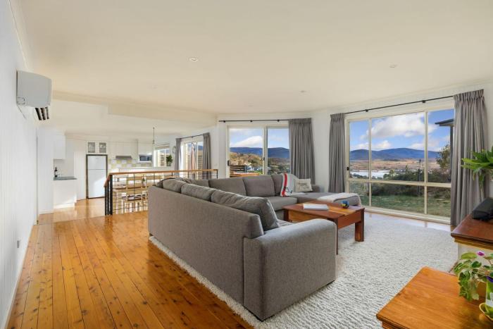 Pilot View - Holiday Home Jindabyne